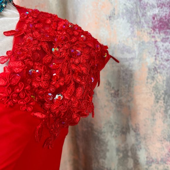 📌JJs House Lady in Red Formal - Prom - Ball Gown with Sequins - Picture 4 of 16